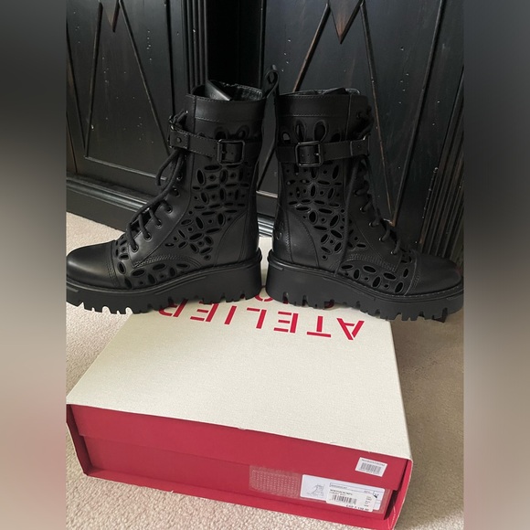 Valentino Garavani Atelier San Gallo 08 Edition Leather Combat Boots - size 37 - Picture 7 of 8